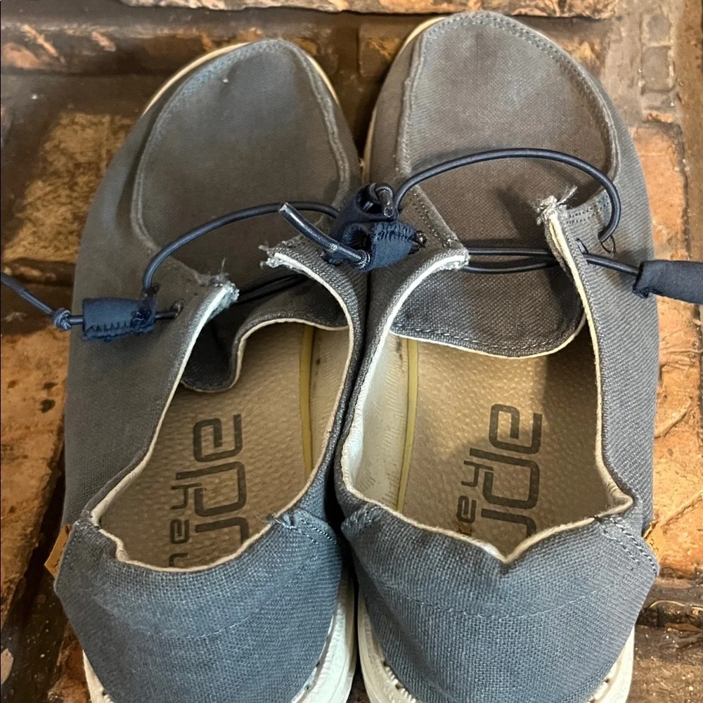 Hey Dude Women’s Wendy Chambray Navy &‎ White Shoes Size 8